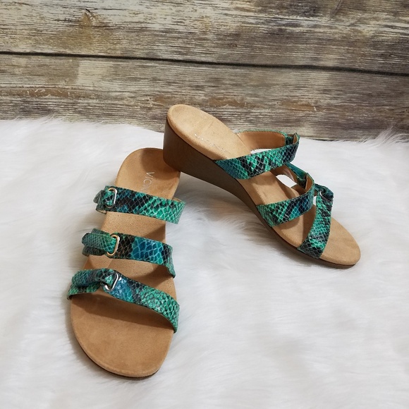 Vionic Dwyn Kitten Wedge Slides Sandals Snakeskin - Picture 1 of 7